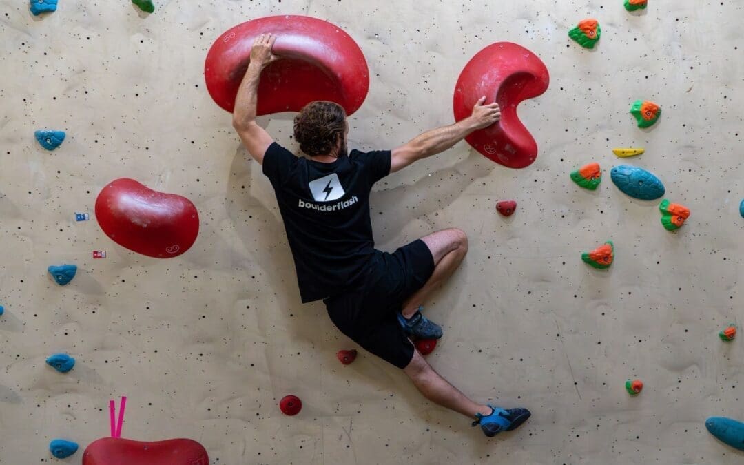 Bouldering technique for beginners: Moves to know