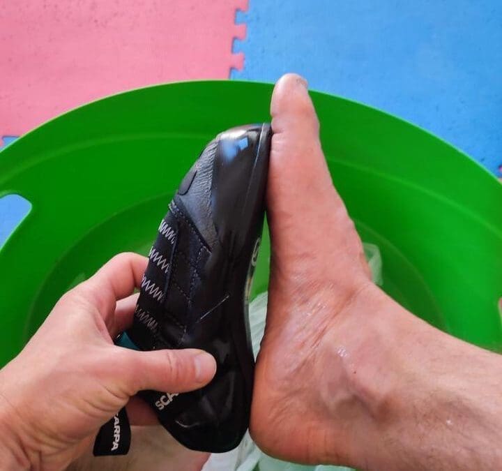 How to fit climbing shoes and how tight should they be?