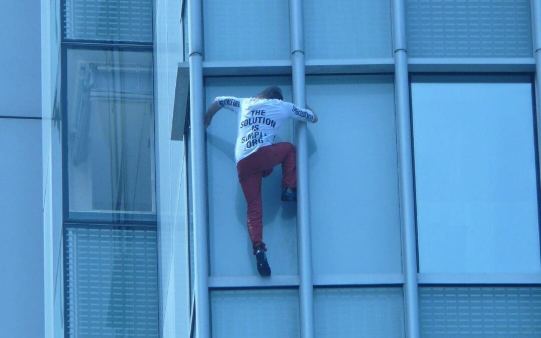 Buildering: The fascinating world of urban bouldering